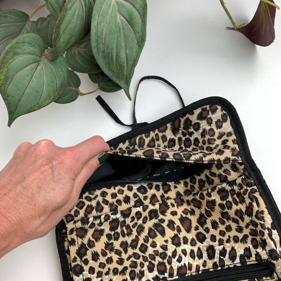 NEW - Silpada Leopard Print Jewellery Travel Roll - Picture 5 of 9
